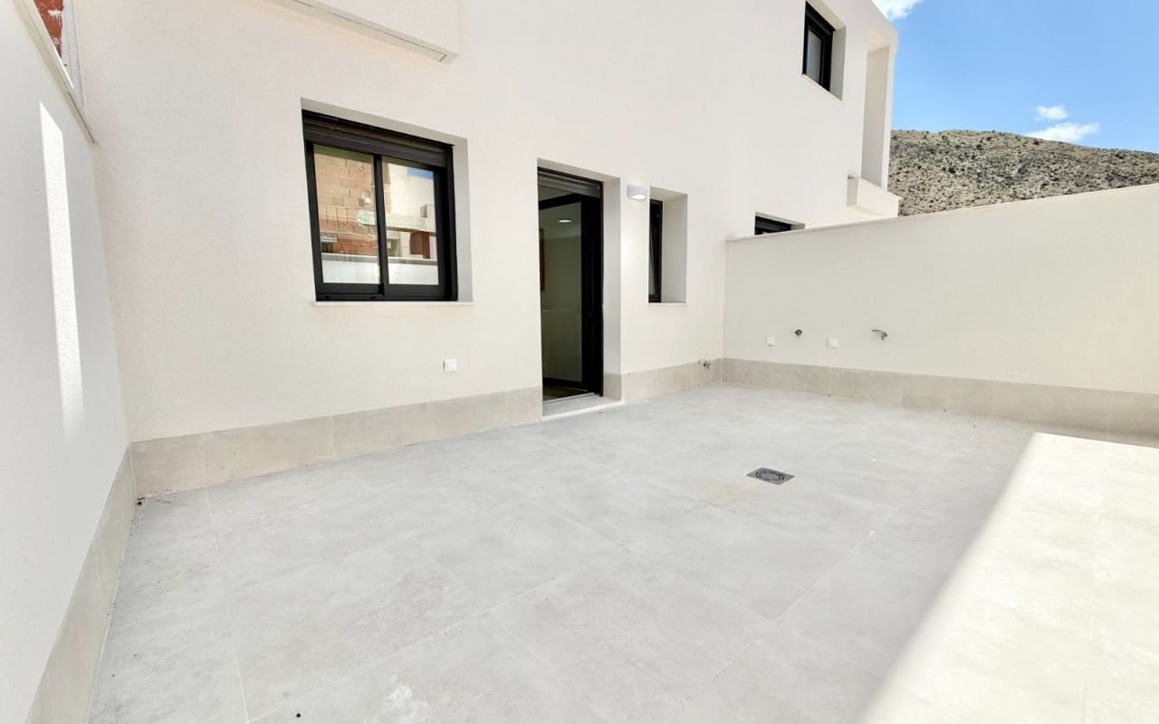 3 bedroom Townhouse for sale in Cox with pool - € 235,000 (Ref: 9386556)