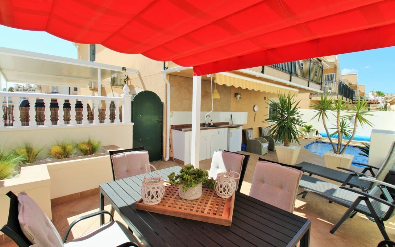 4 Zimmer Villa zu verkaufen in Villamartin mit Pool - 379.000 € (Ref: 9388188)