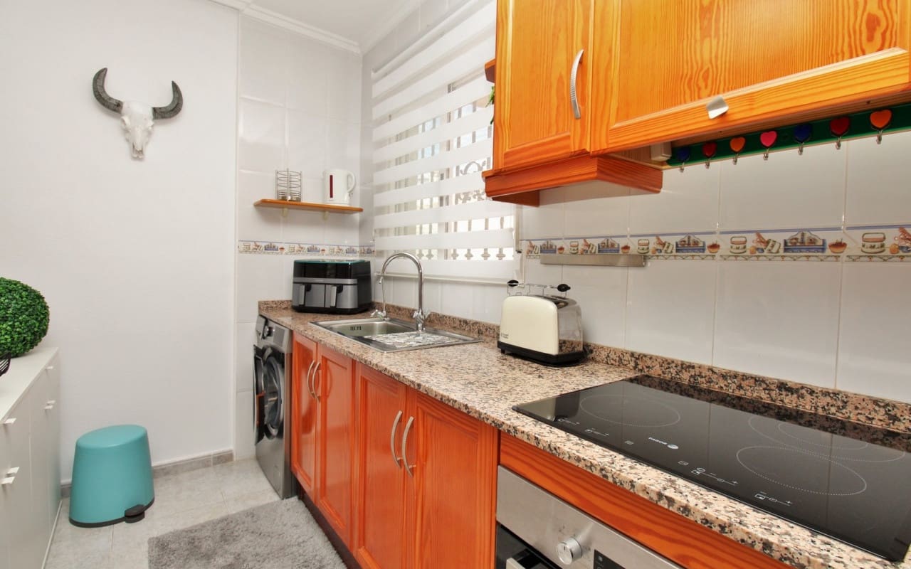 4 Zimmer Villa zu verkaufen in Villamartin mit Pool - 379.000 € (Ref: 9388188)