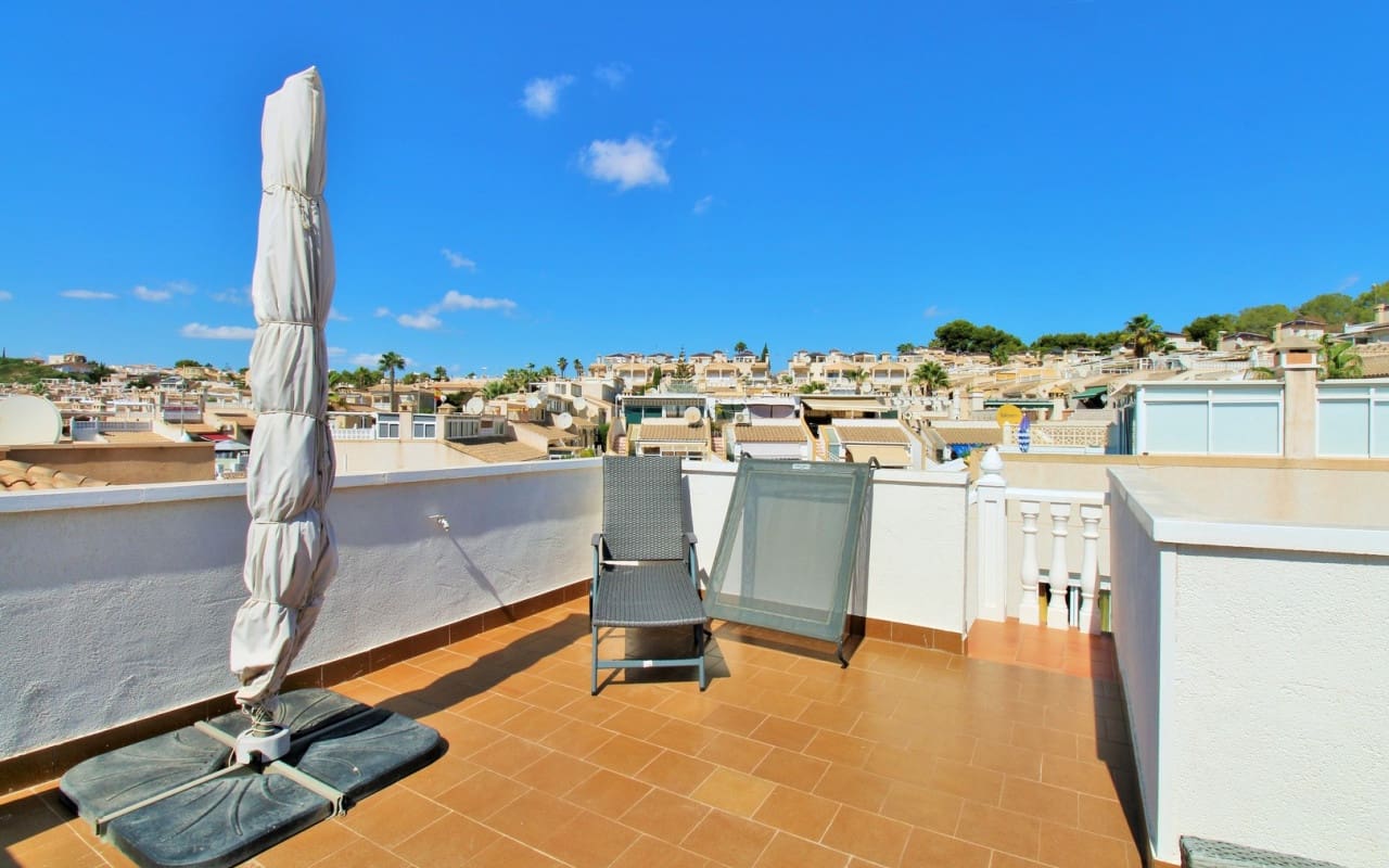 4 Zimmer Villa zu verkaufen in Villamartin mit Pool - 379.000 € (Ref: 9388188)