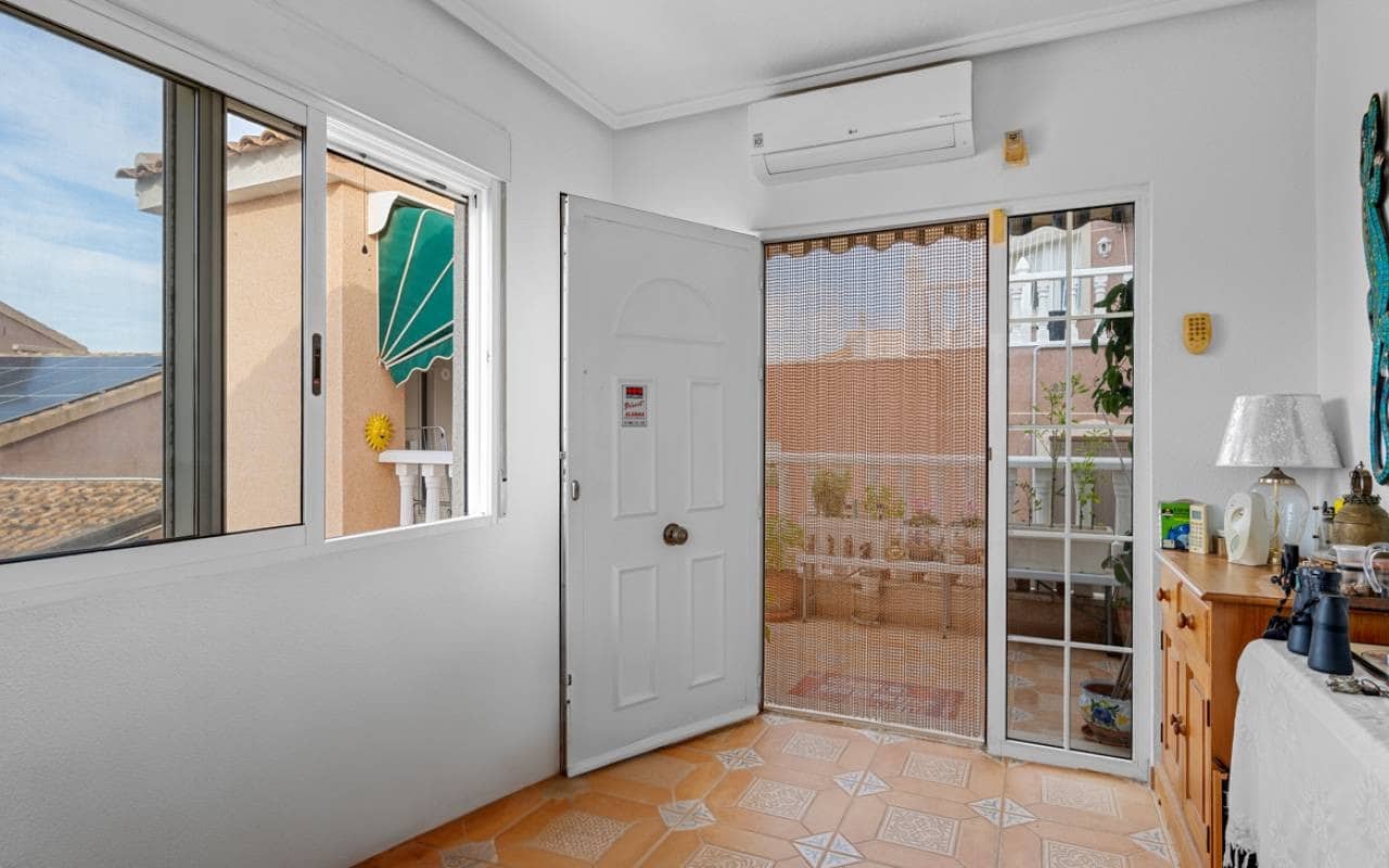 2 bedroom Villa for sale in Ciudad Quesada with pool - € 325,000 (Ref: 9388189)