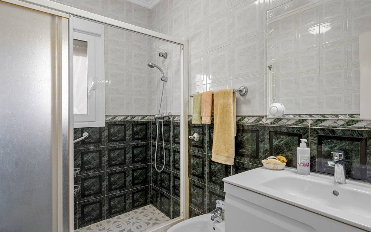 2 bedroom Villa for sale in Ciudad Quesada with pool - € 325,000 (Ref: 9388189)