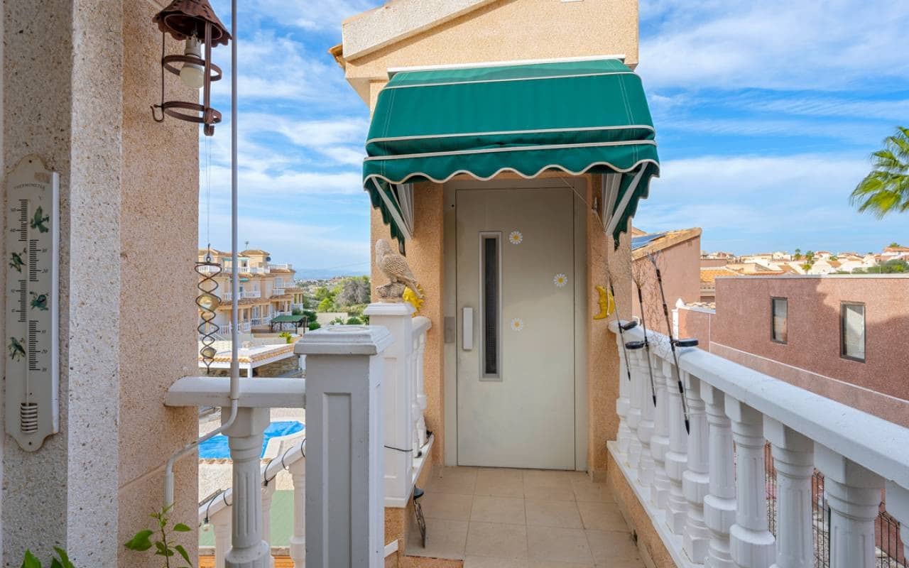 2 bedroom Villa for sale in Ciudad Quesada with pool - € 325,000 (Ref: 9388189)