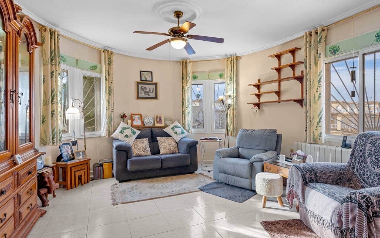 2 bedroom Villa for sale in Ciudad Quesada with pool - € 325,000 (Ref: 9388189)