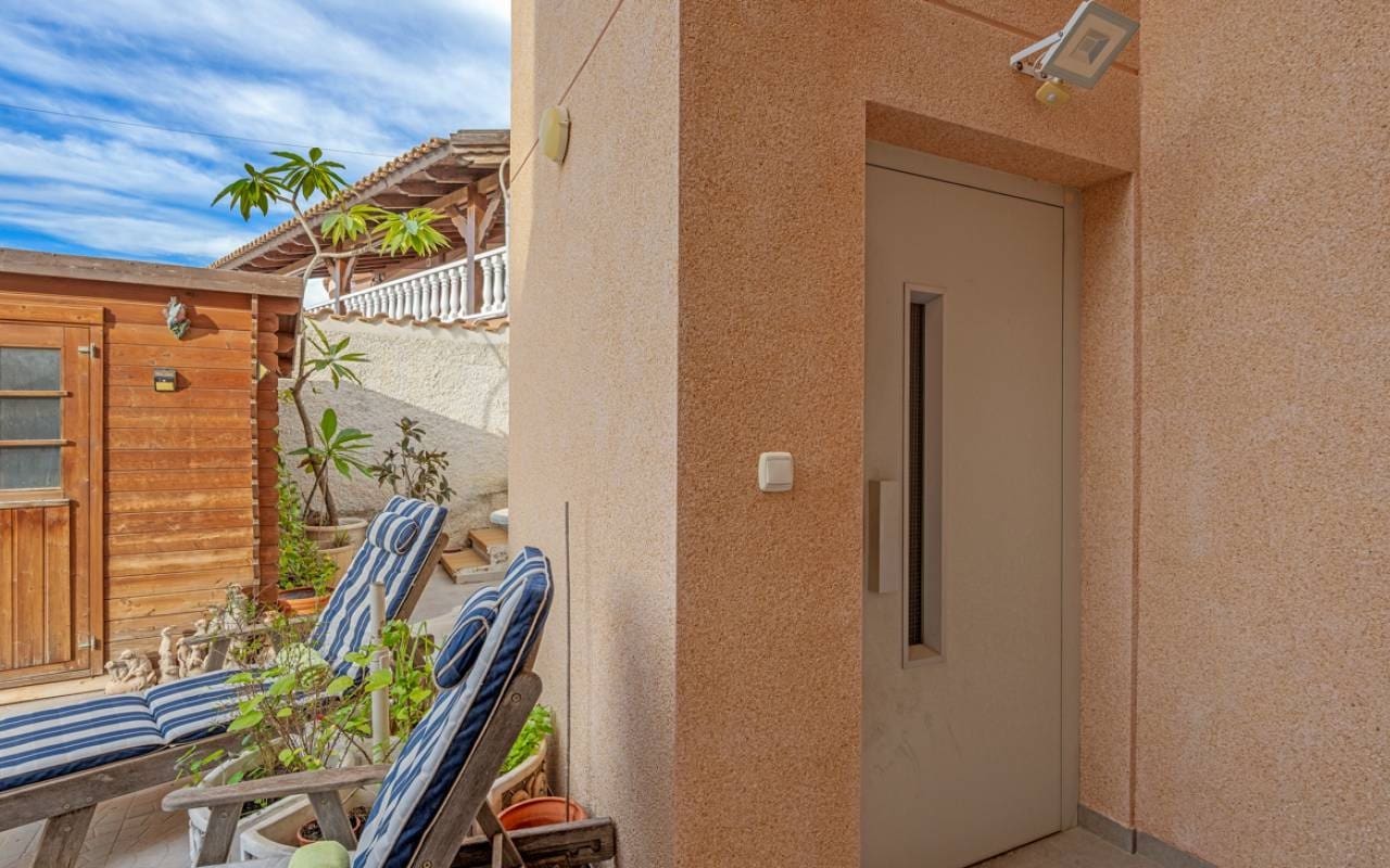 2 bedroom Villa for sale in Ciudad Quesada with pool - € 325,000 (Ref: 9388189)