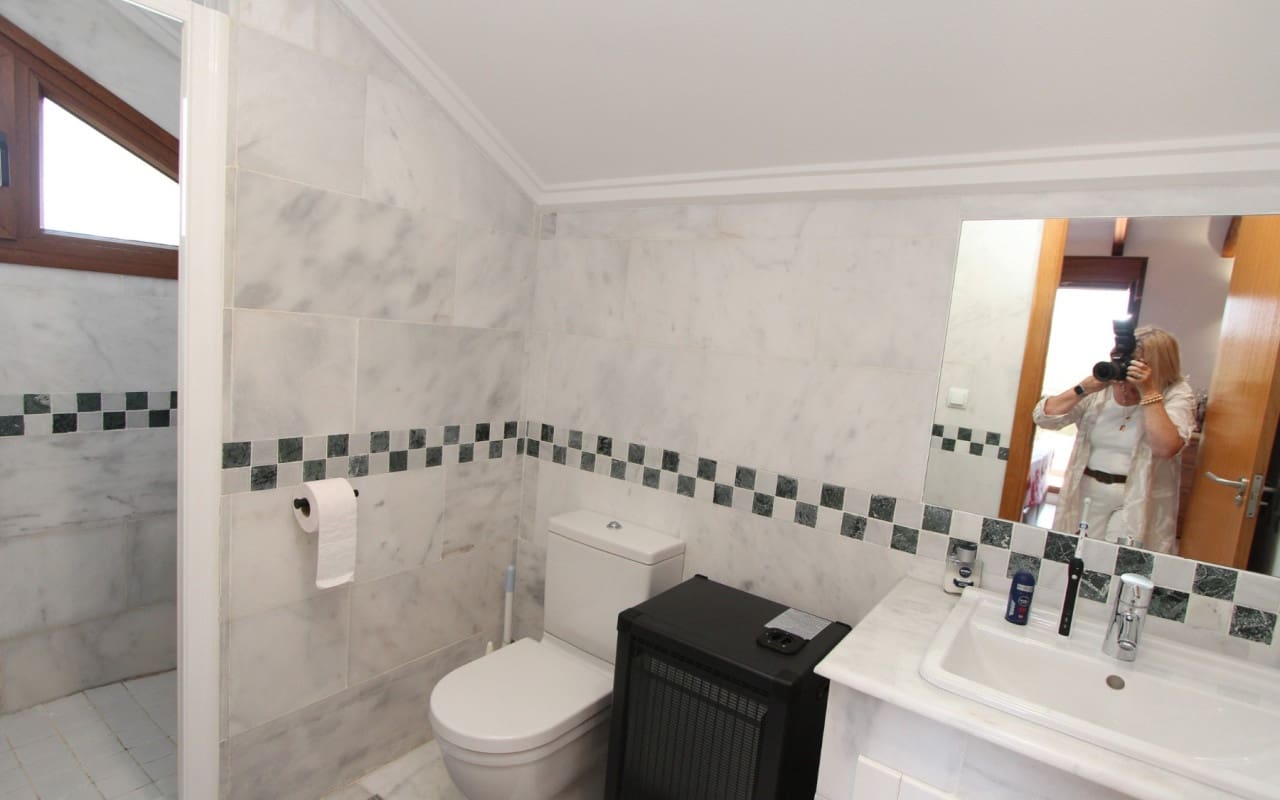 3 bedroom Villa for sale in Algorfa with pool - € 349,990 (Ref: 9388191)