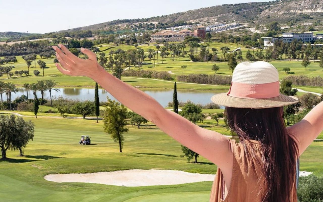 3 bedroom Villa for sale in Algorfa with pool - € 349,990 (Ref: 9388191)