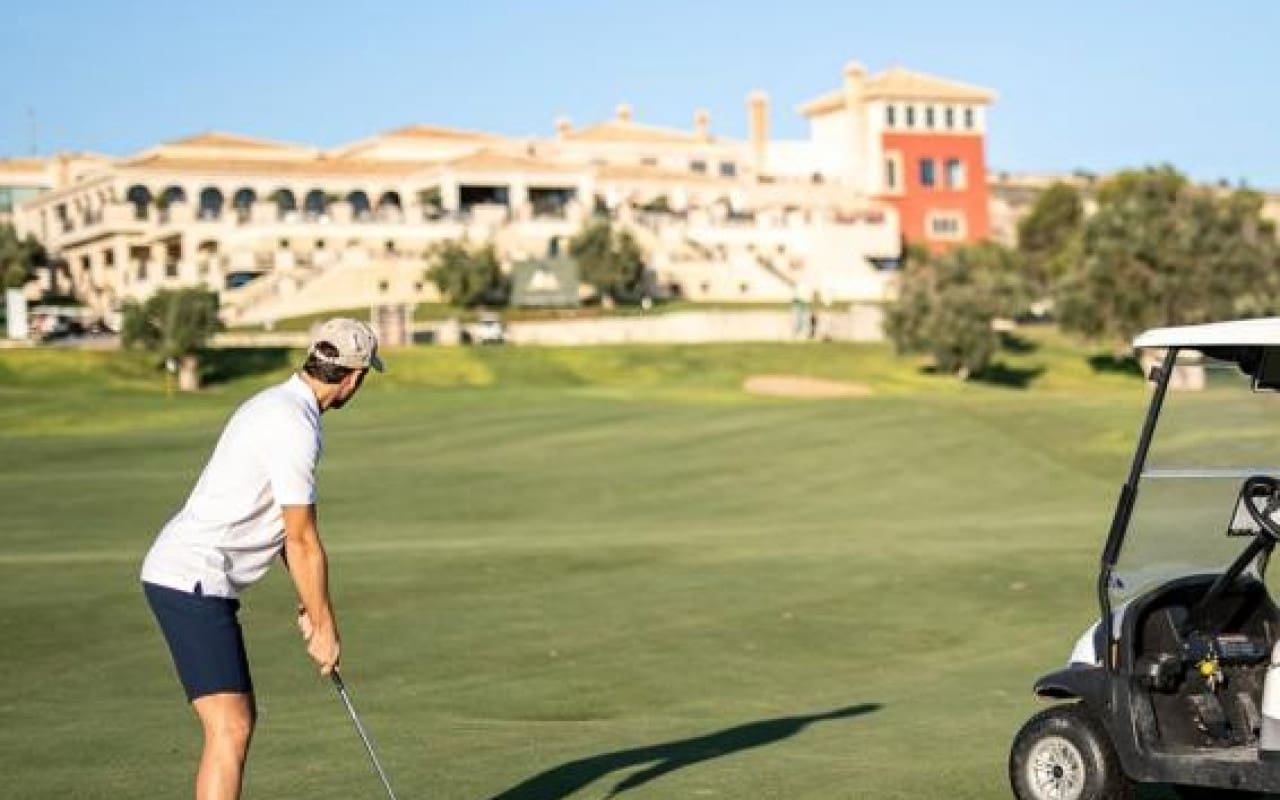 3 bedroom Villa for sale in Algorfa with pool - € 349,990 (Ref: 9388191)