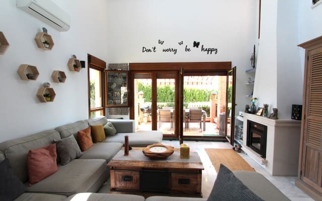 3 bedroom Villa for sale in Algorfa with pool - € 349,990 (Ref: 9388191)