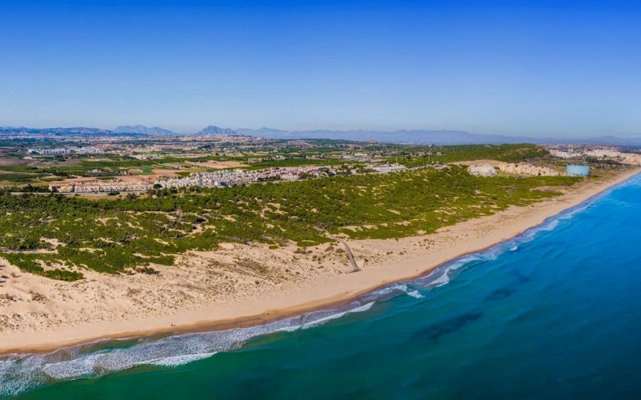 3 bedroom Villa for sale in Algorfa with pool - € 349,990 (Ref: 9388191)