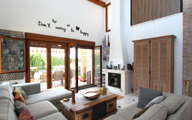 3 bedroom Villa for sale in Algorfa with pool - € 349,990 (Ref: 9388191)