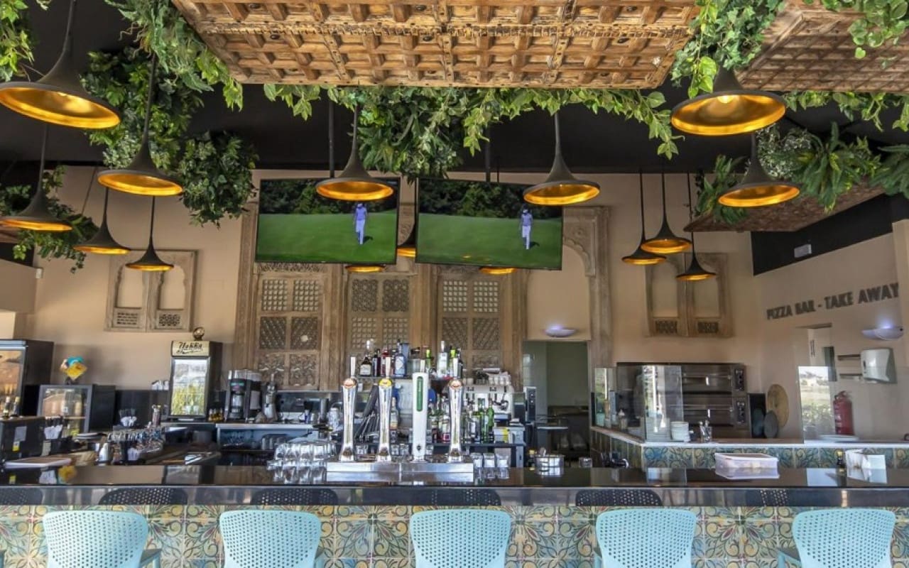 3 bedroom Villa for sale in Algorfa with pool - € 349,990 (Ref: 9388191)