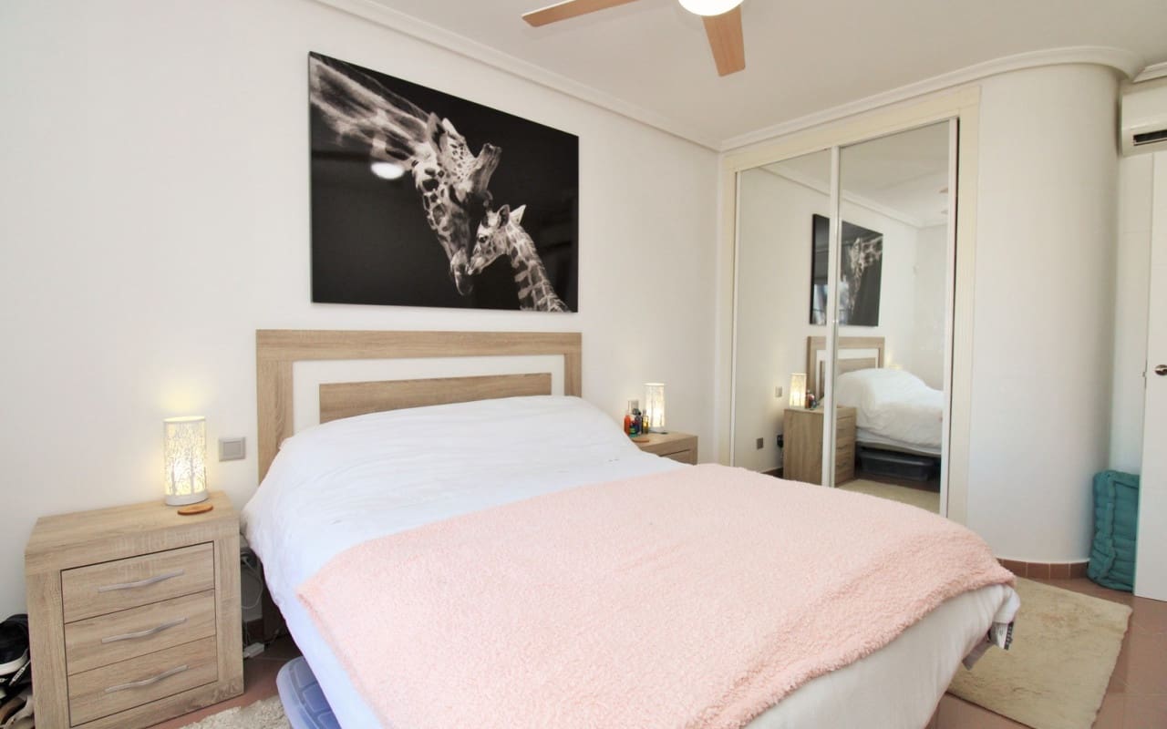 3 Zimmer Villa zu verkaufen in Villamartin mit Pool - 375.000 € (Ref: 9388192)