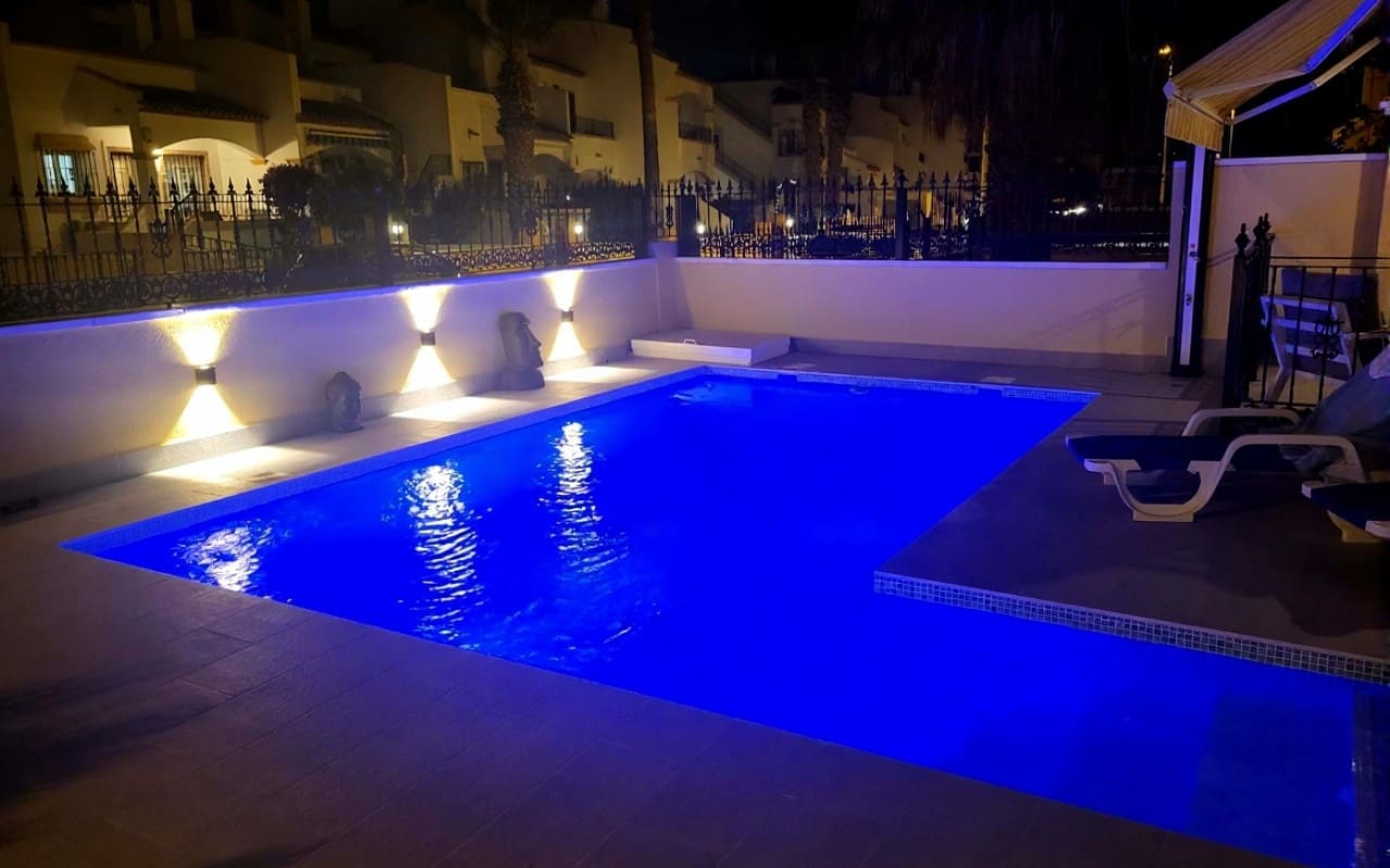 3 Zimmer Villa zu verkaufen in Villamartin mit Pool - 375.000 € (Ref: 9388192)