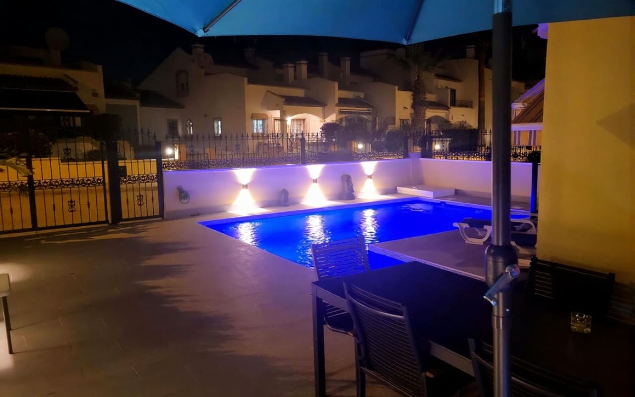 3 Zimmer Villa zu verkaufen in Villamartin mit Pool - 375.000 € (Ref: 9388192)