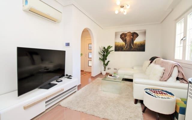 3 Zimmer Villa zu verkaufen in Villamartin, Orihuela mit Pool - 375.000 € (Ref: 9388192)