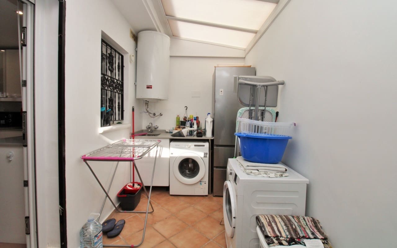 3 Zimmer Villa zu verkaufen in Villamartin mit Pool - 375.000 € (Ref: 9388192)