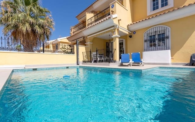 3 Zimmer Villa zu verkaufen in Villamartin, Orihuela mit Pool - 375.000 € (Ref: 9388192)