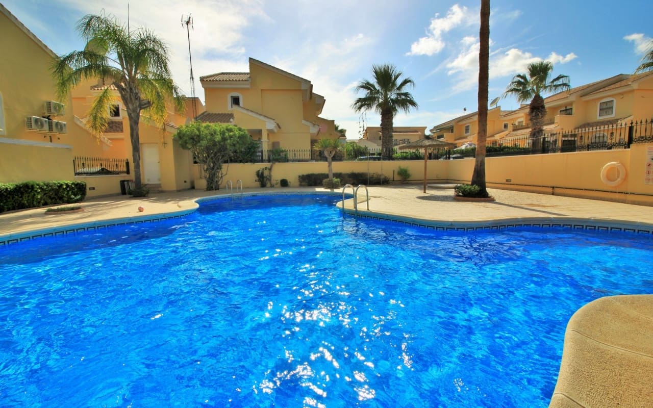 3 Zimmer Villa zu verkaufen in Villamartin mit Pool - 375.000 € (Ref: 9388192)