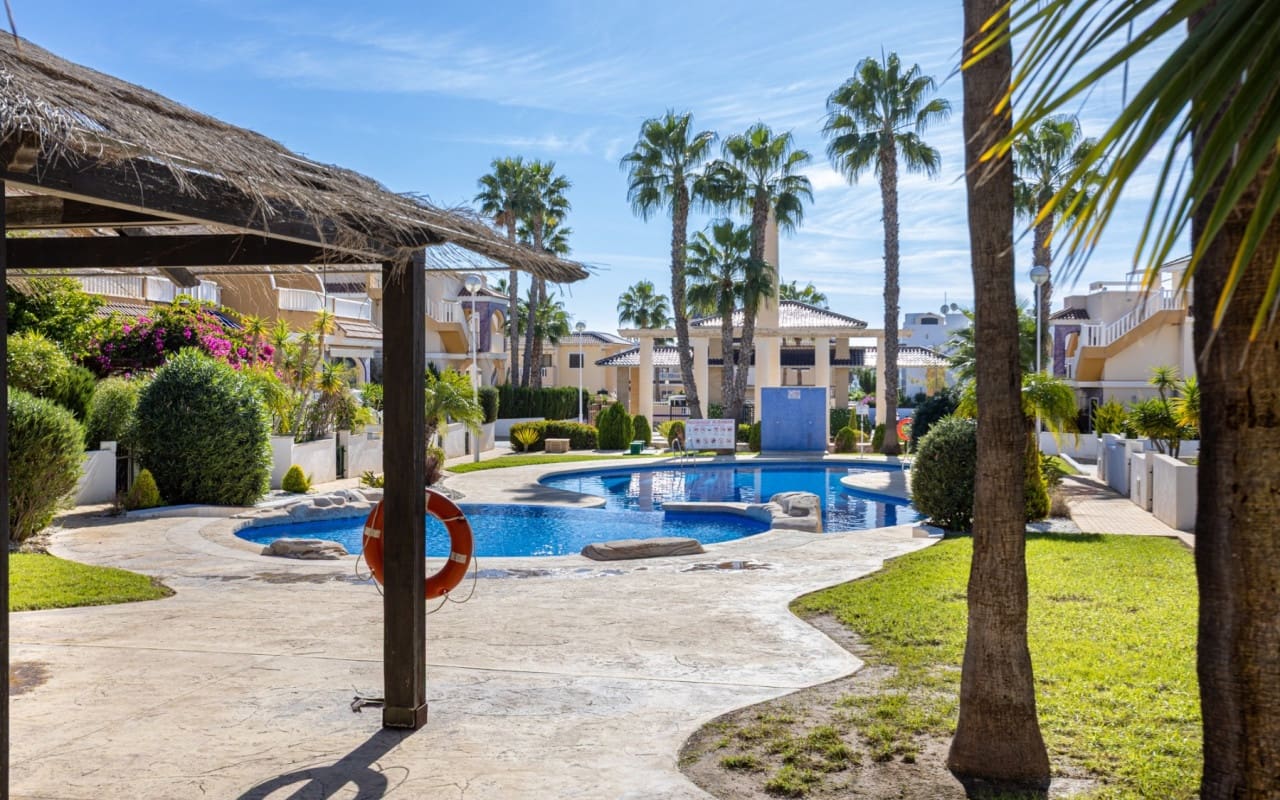 2 soveværelse Lejlighed til salg i Dona Pepa med swimmingpool - € 195.000 (Ref: 9388460)