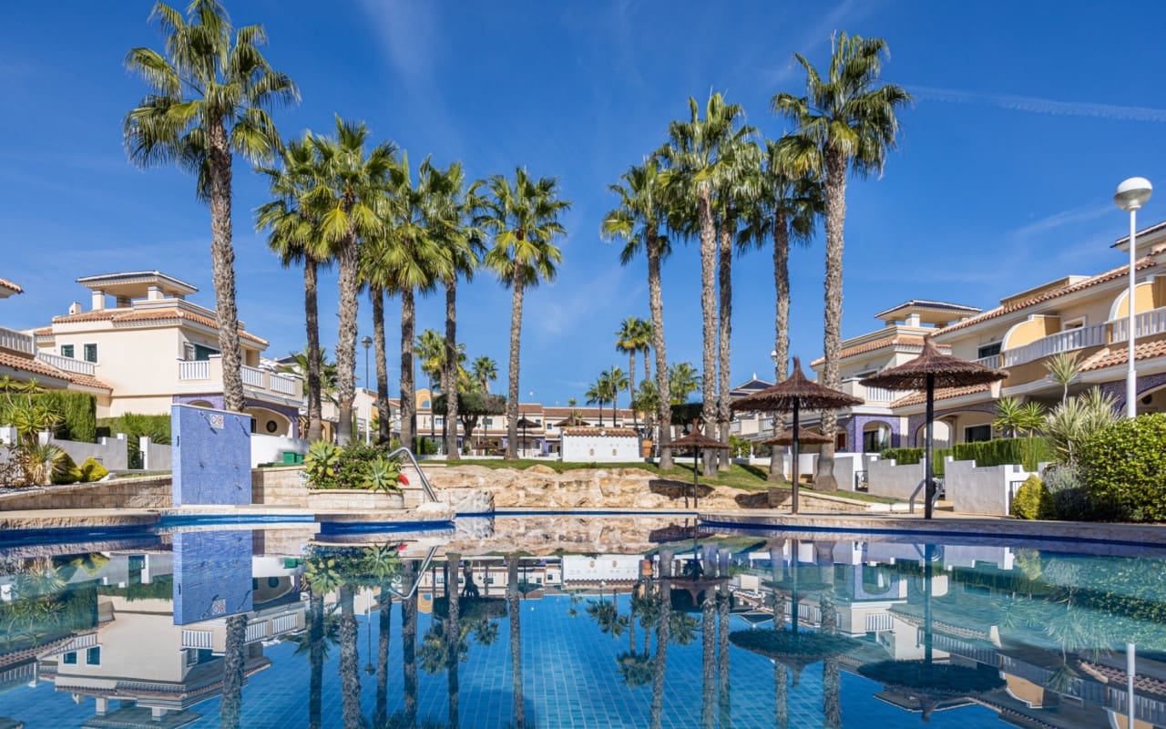 2 soveværelse Lejlighed til salg i Dona Pepa med swimmingpool - € 195.000 (Ref: 9388460)