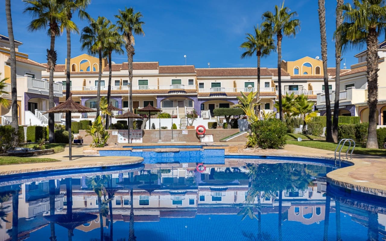 2 soveværelse Lejlighed til salg i Dona Pepa med swimmingpool - € 195.000 (Ref: 9388460)