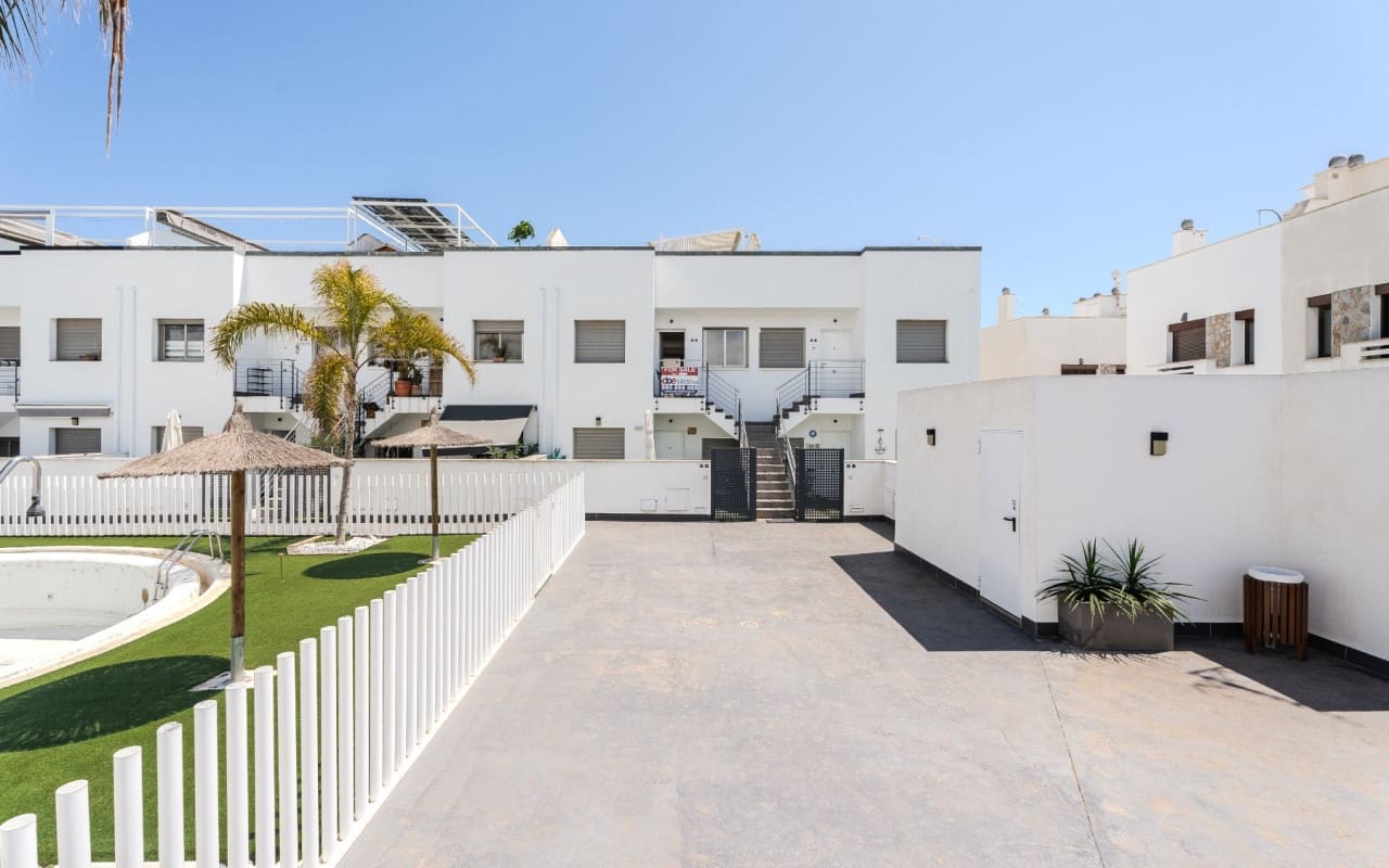 2 quarto Penthouse para venda em Torre de la Horadada com piscina - 229 000 € (Ref: 9388461)