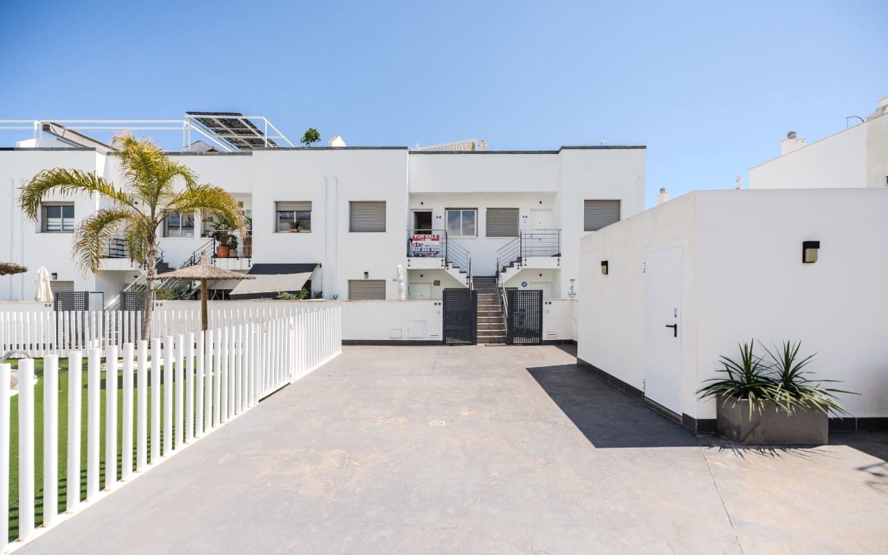 2 quarto Penthouse para venda em Torre de la Horadada com piscina - 229 000 € (Ref: 9388461)