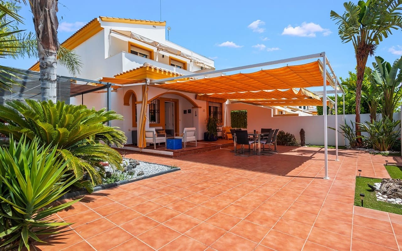 4 chambre Villa/Maison à vendre à Torre de la Horadada avec piscine - 382 000 € (Ref: 9394421)