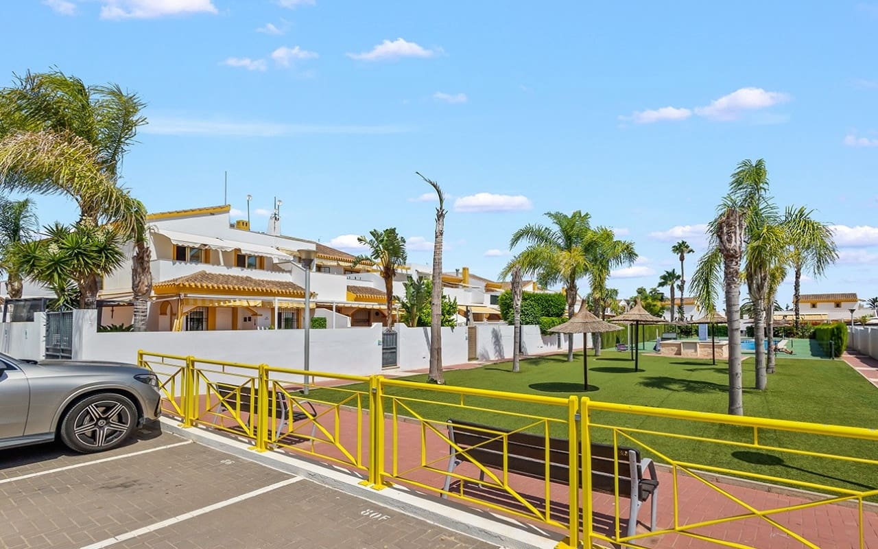 4 chambre Villa/Maison à vendre à Torre de la Horadada avec piscine - 382 000 € (Ref: 9394421)