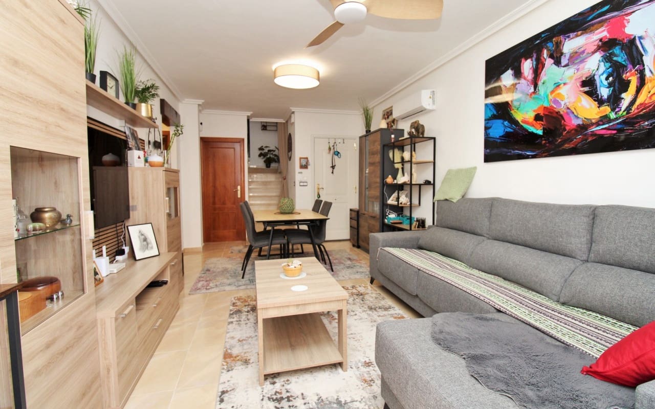 4 quarto Casa em Banda para venda em San Miguel de Salinas com piscina - 239 995 € (Ref: 9394422)