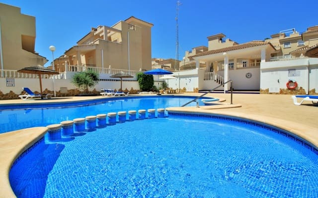 4 quarto Casa em Banda para venda em San Miguel de Salinas com piscina - 239 995 € (Ref: 9394422)