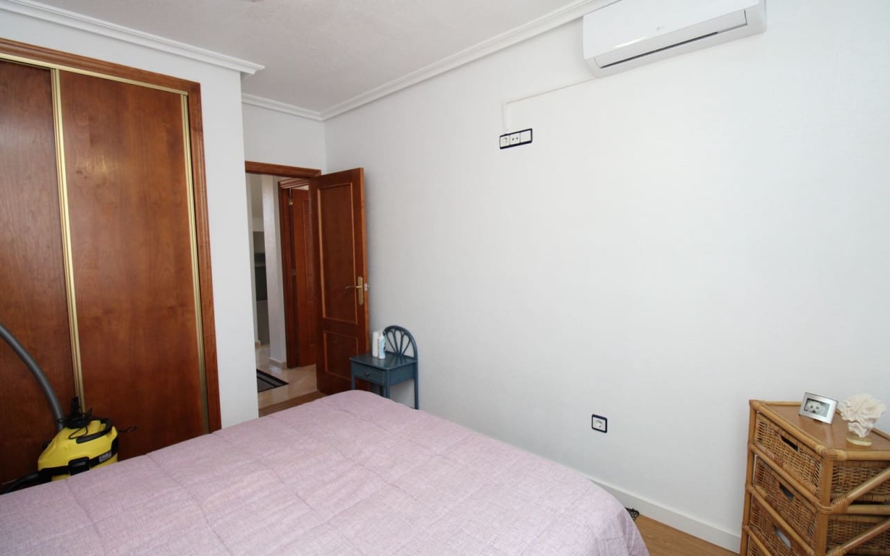 4 quarto Casa em Banda para venda em San Miguel de Salinas com piscina - 239 995 € (Ref: 9394422)