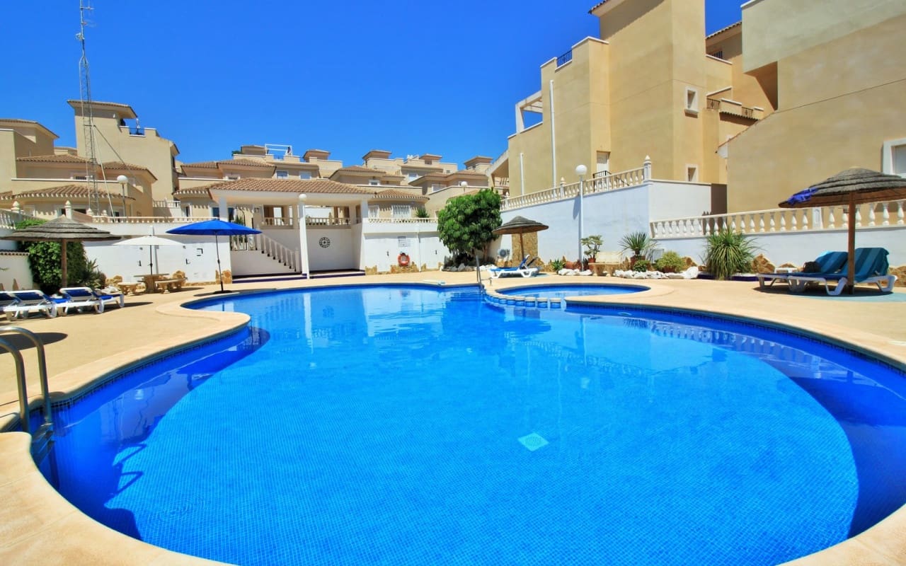 4 quarto Casa em Banda para venda em San Miguel de Salinas com piscina - 239 995 € (Ref: 9394422)
