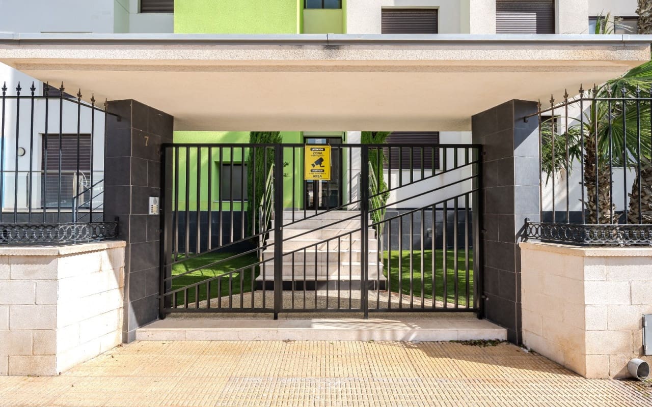 3 camera da letto Attico in vendita in Orihuela Costa con piscina - 359.000 € (Rif: 9394431)