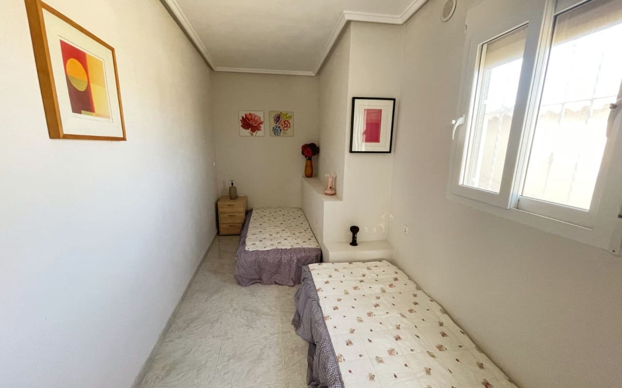 5 soveværelse Villa til salg i La Marquesa med swimmingpool - € 425.000 (Ref: 9396295)