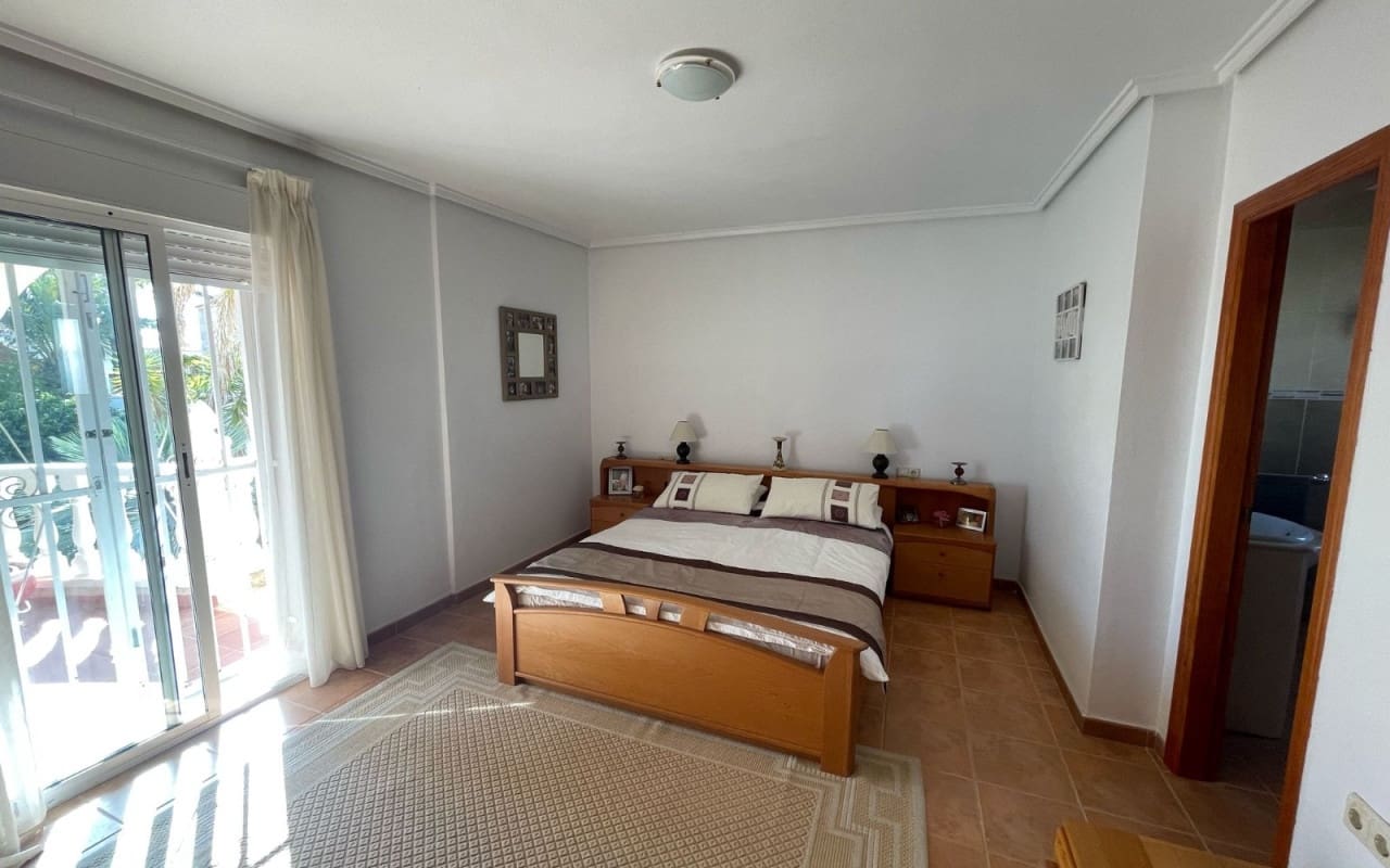 5 soveværelse Villa til salg i La Marquesa med swimmingpool - € 425.000 (Ref: 9396295)