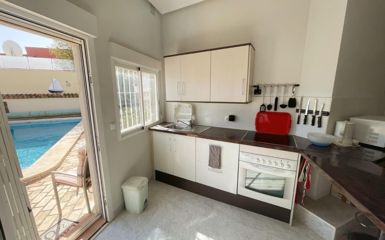 5 soveværelse Villa til salg i La Marquesa med swimmingpool - € 425.000 (Ref: 9396295)