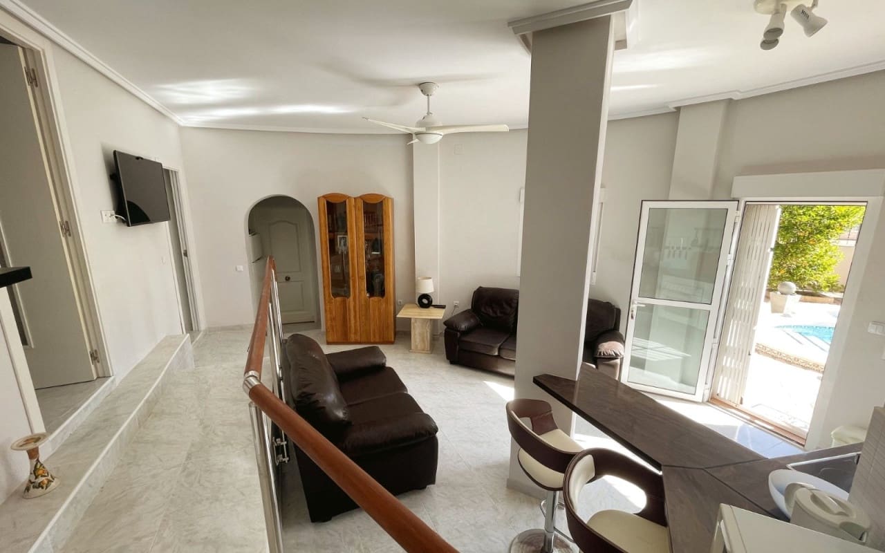 5 soveværelse Villa til salg i La Marquesa med swimmingpool - € 425.000 (Ref: 9396295)