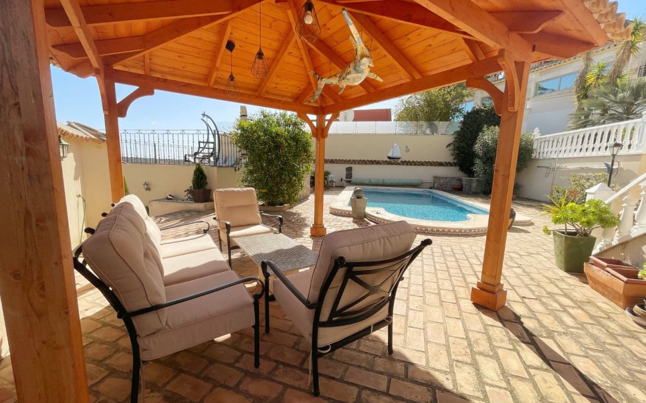 5 soveværelse Villa til salg i La Marquesa med swimmingpool - € 425.000 (Ref: 9396295)