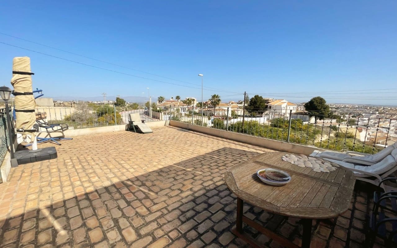 5 soveværelse Villa til salg i La Marquesa med swimmingpool - € 425.000 (Ref: 9396295)