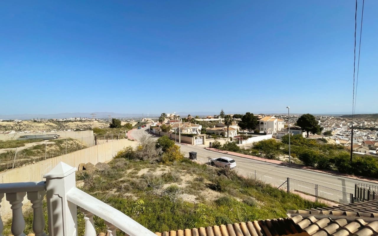 5 soveværelse Villa til salg i La Marquesa med swimmingpool - € 425.000 (Ref: 9396295)