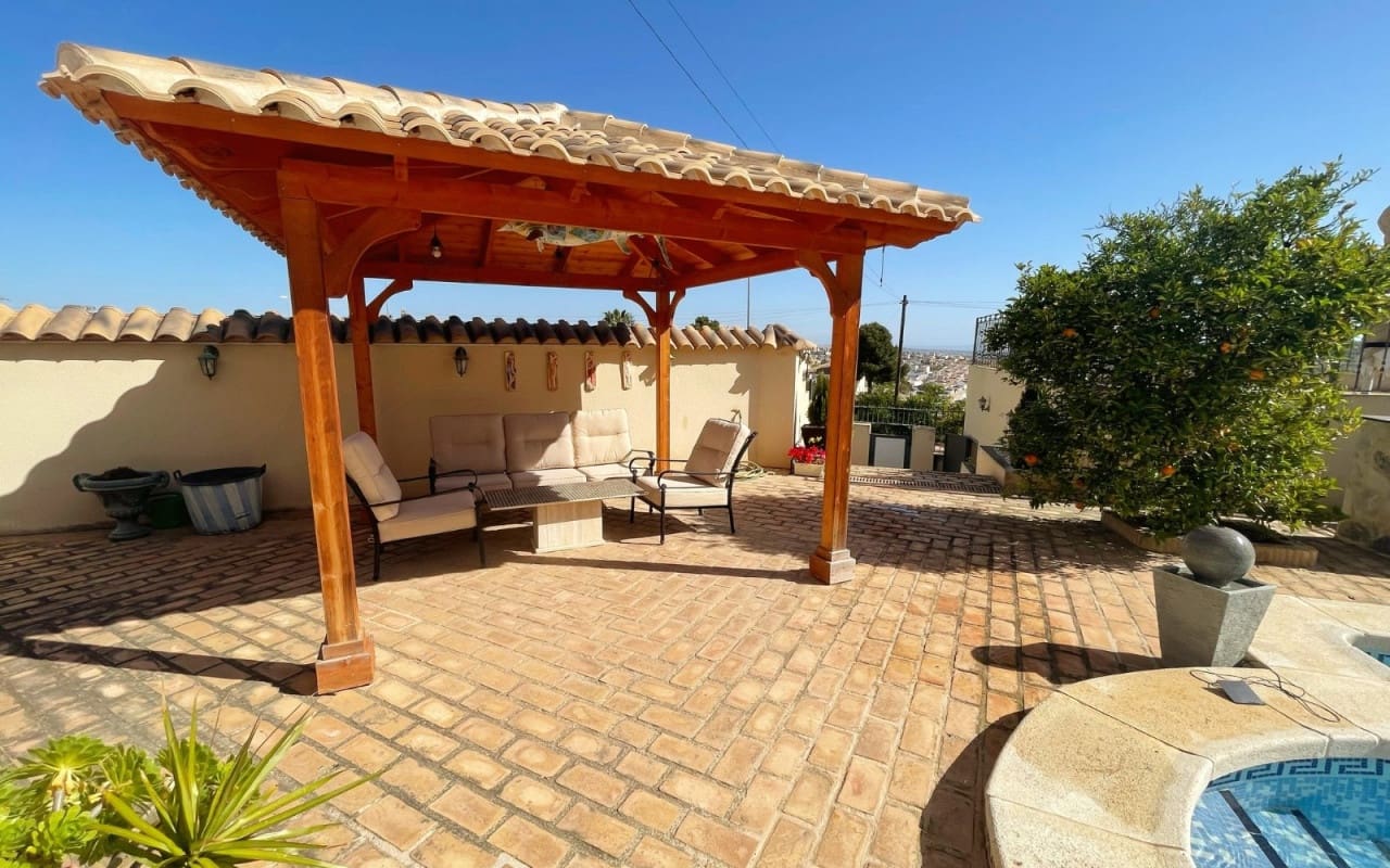 5 soveværelse Villa til salg i La Marquesa med swimmingpool - € 425.000 (Ref: 9396295)