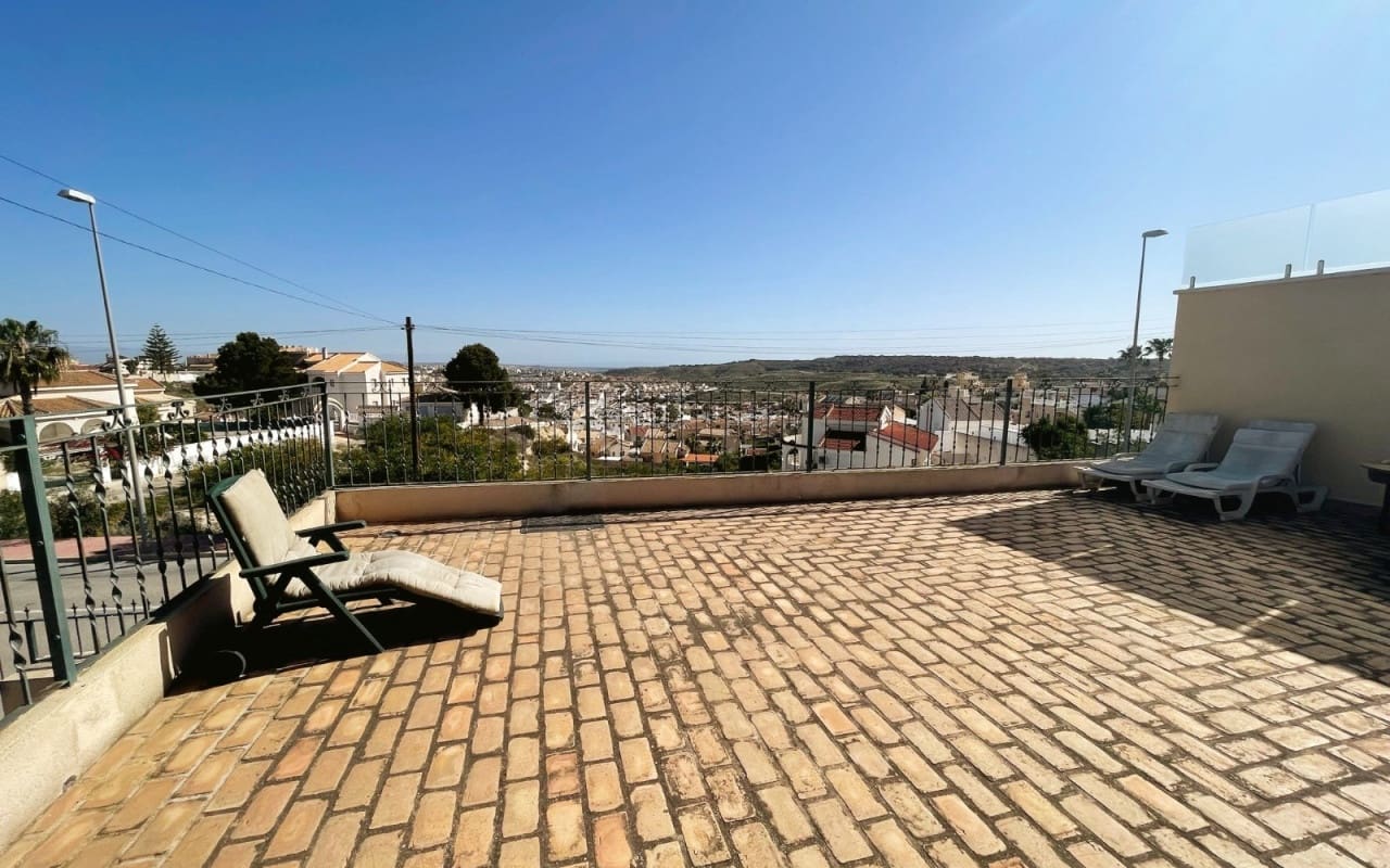 5 soveværelse Villa til salg i La Marquesa med swimmingpool - € 425.000 (Ref: 9396295)