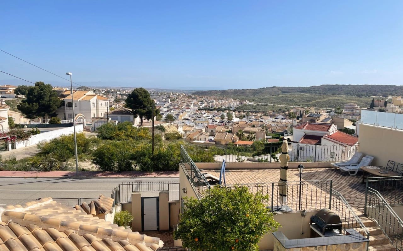 5 soveværelse Villa til salg i La Marquesa med swimmingpool - € 425.000 (Ref: 9396295)