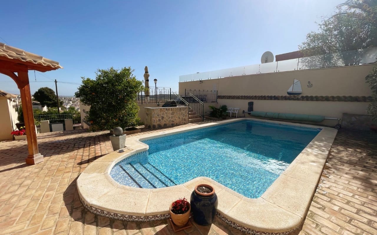 5 soveværelse Villa til salg i La Marquesa med swimmingpool - € 425.000 (Ref: 9396295)