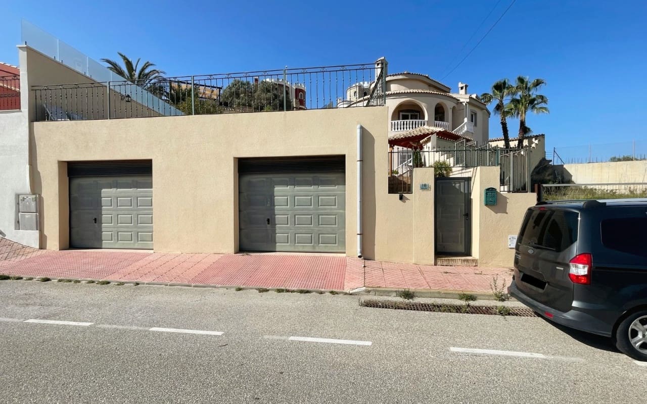 5 soveværelse Villa til salg i La Marquesa med swimmingpool - € 425.000 (Ref: 9396295)