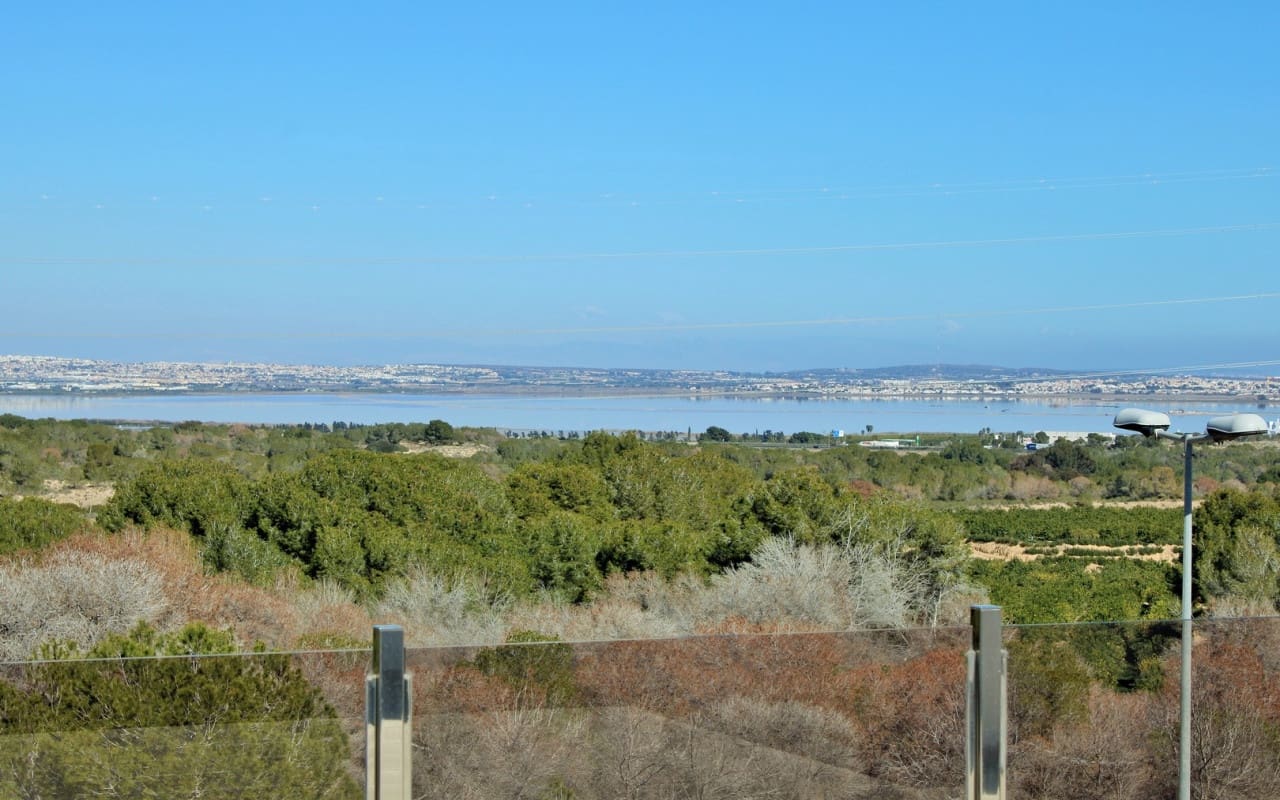 3 soveværelse Villa til salg i Villamartin med swimmingpool - € 448.000 (Ref: 9396296)