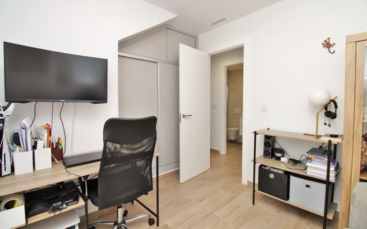 3 soveværelse Villa til salg i Villamartin med swimmingpool - € 448.000 (Ref: 9396296)