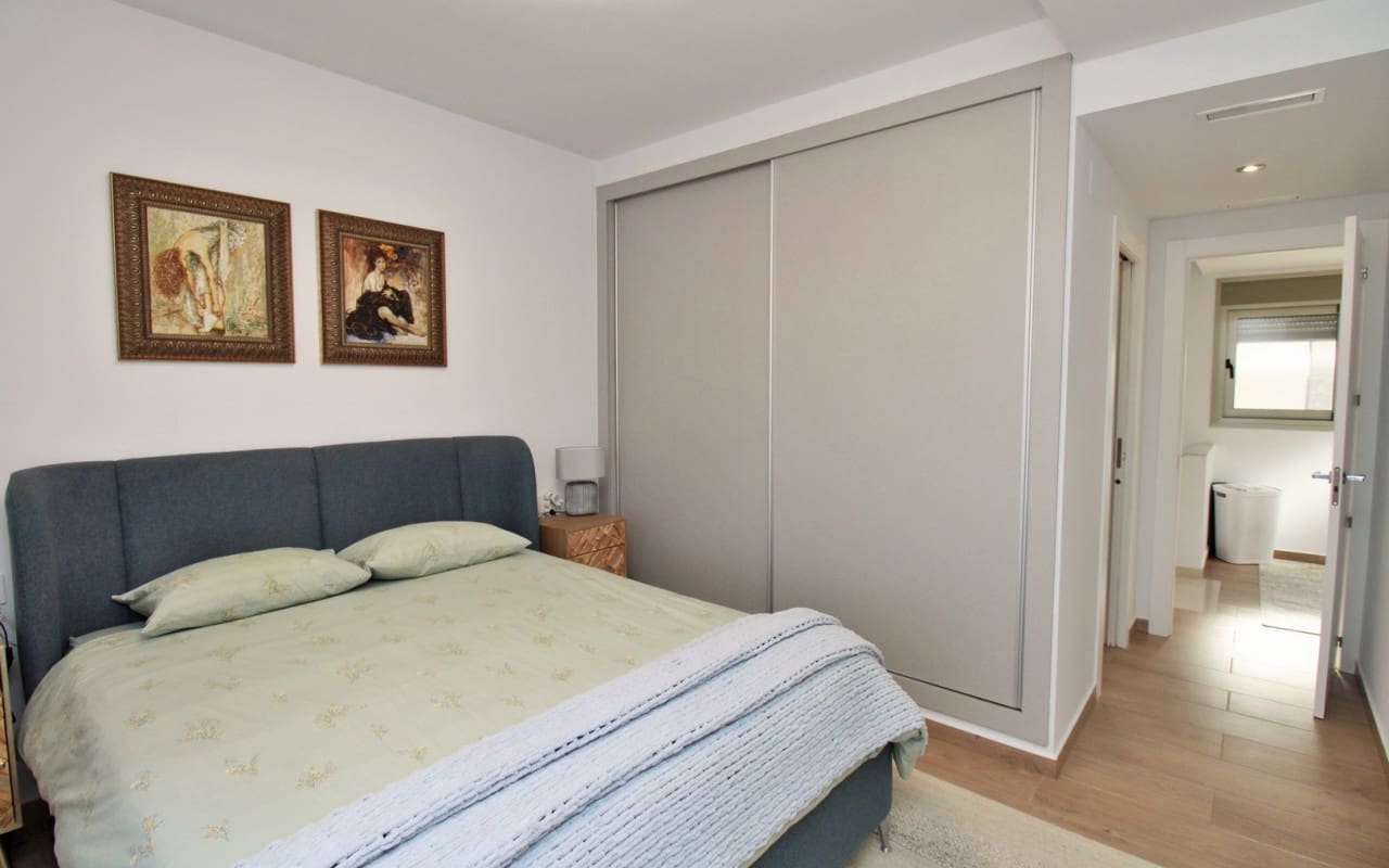 3 soveværelse Villa til salg i Villamartin med swimmingpool - € 448.000 (Ref: 9396296)